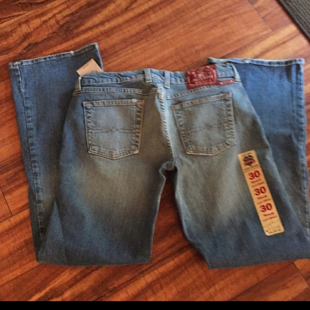 Lucky Brand size 10/ 30 bootcut New